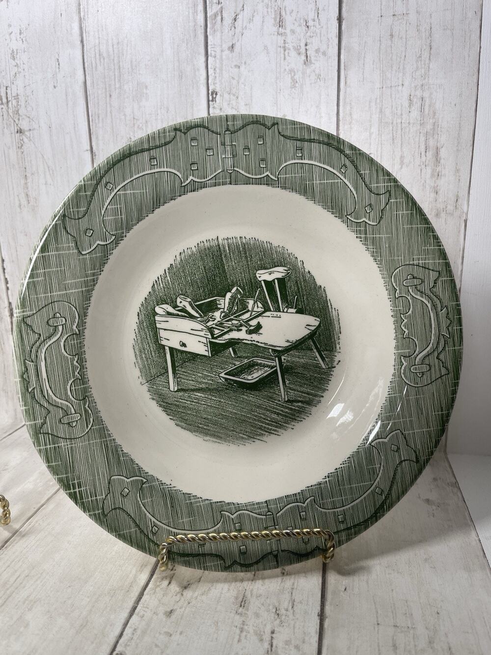 9" ROYAL USA The Old Curiosity Shop Green Round Vegetable Bowl